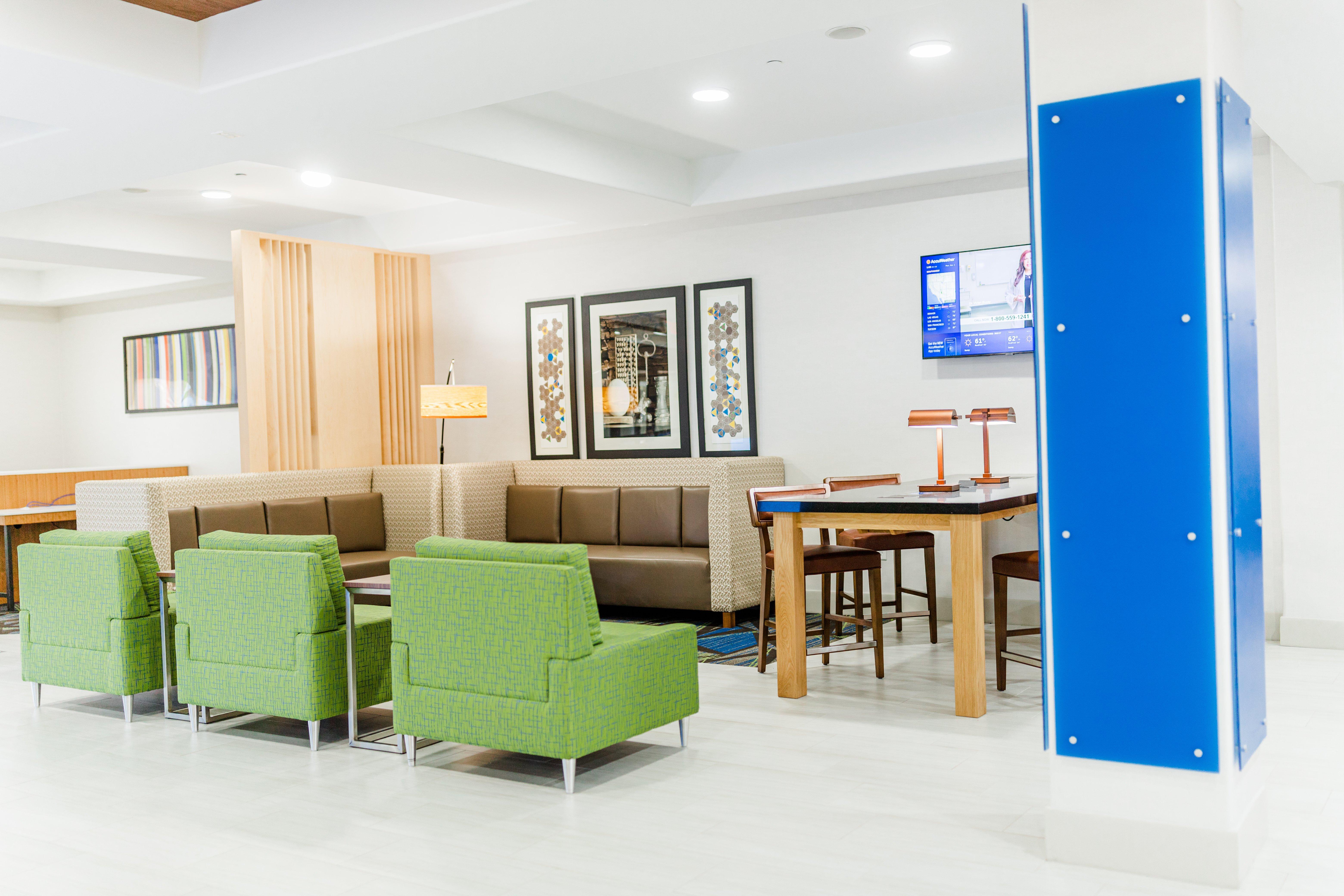 Holiday Inn Express - Andalusia By Ihg Exterior foto