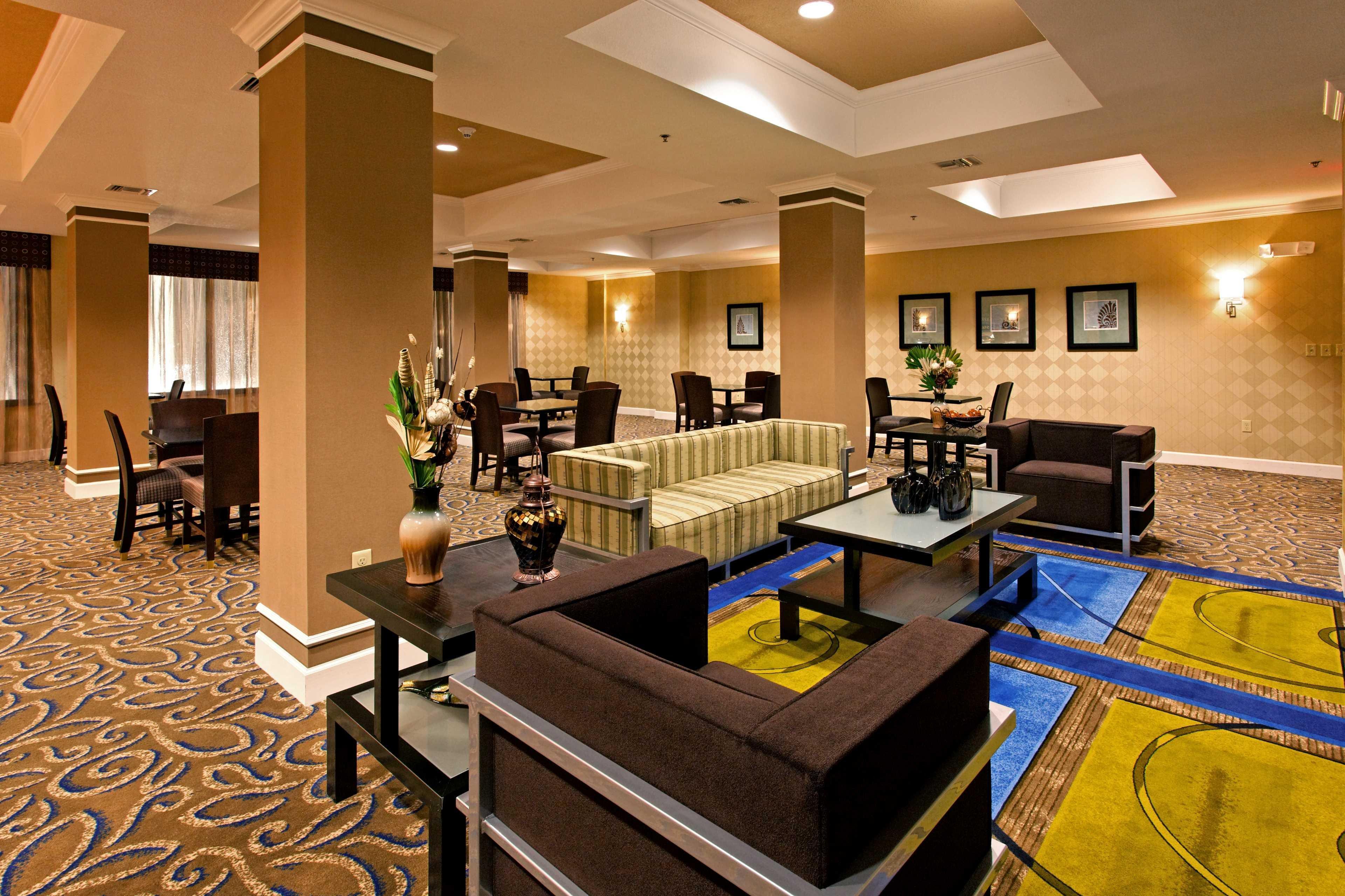 Holiday Inn Express - Andalusia By Ihg Exterior foto